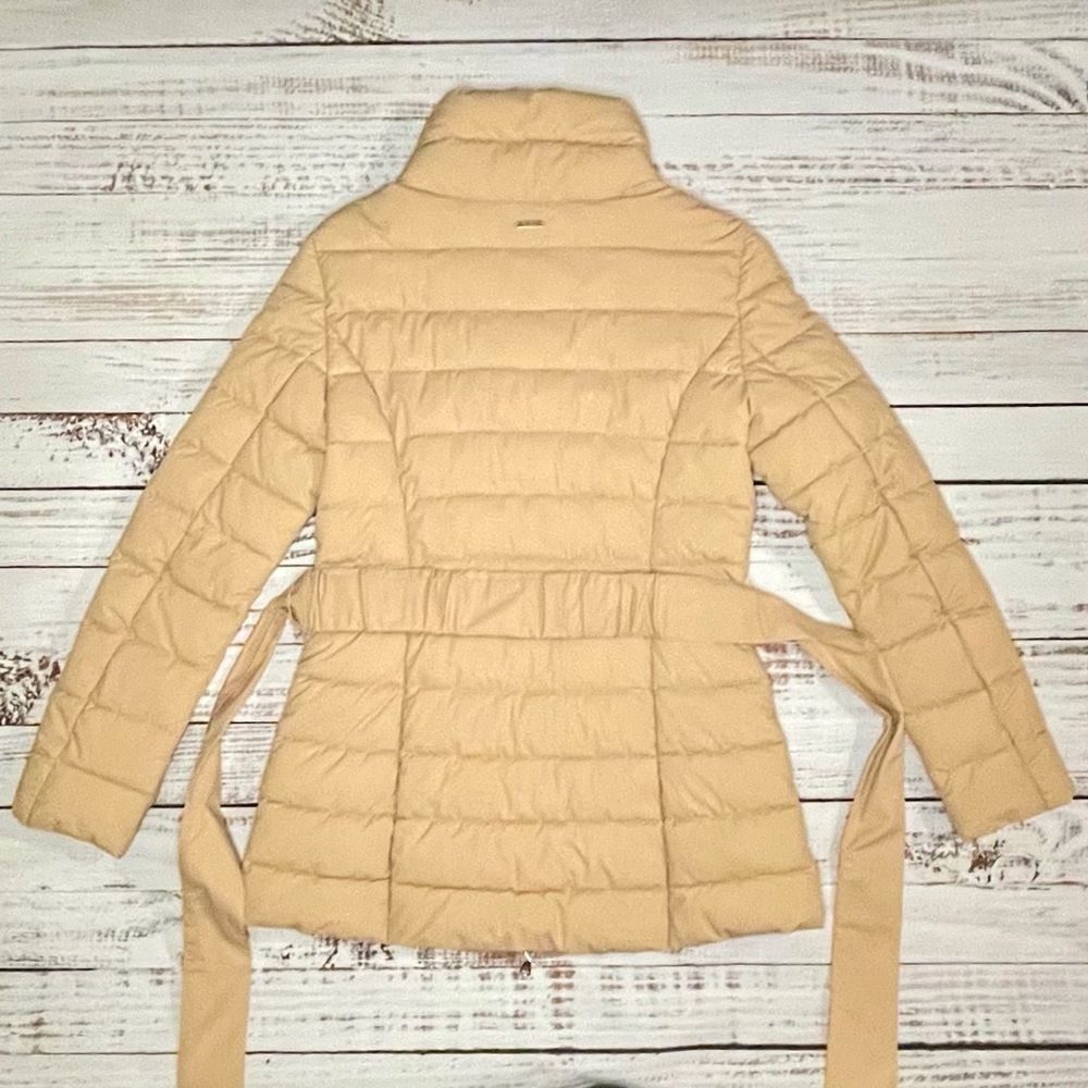 Guess Women's blush pink puffer coat. - Picture 2 of 8